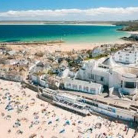 St Ives Apartment Private Parking With Garden 10 Minute Walk Into Town And Beach Exterior photo