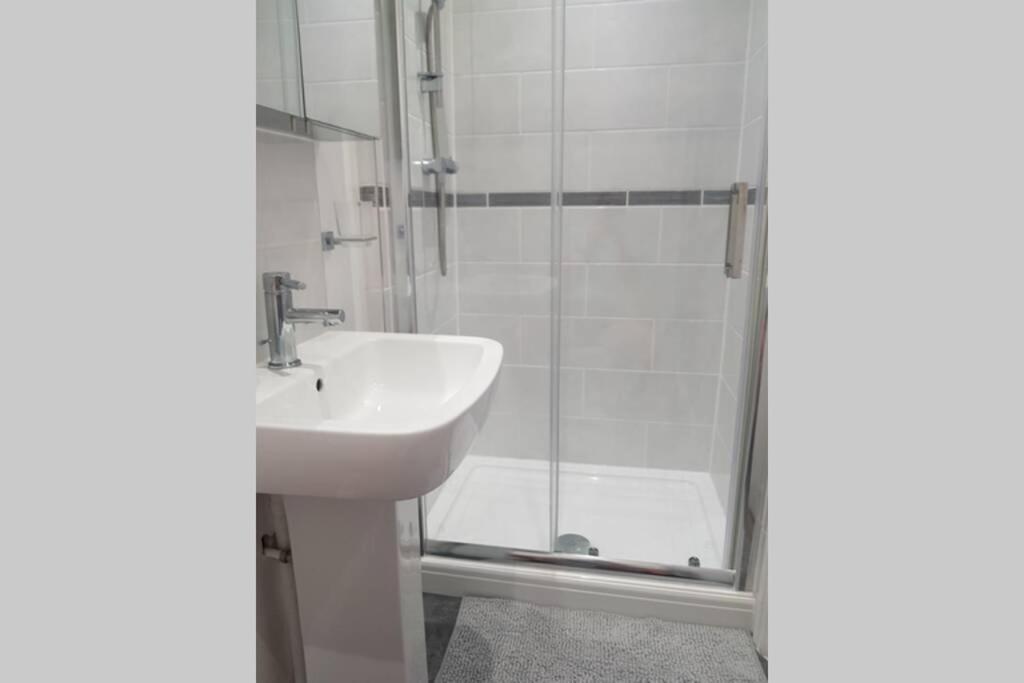 St Ives Apartment Private Parking With Garden 10 Minute Walk Into Town And Beach Exterior photo