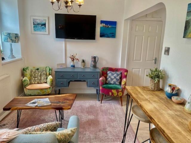 St Ives Apartment Private Parking With Garden 10 Minute Walk Into Town And Beach Exterior photo